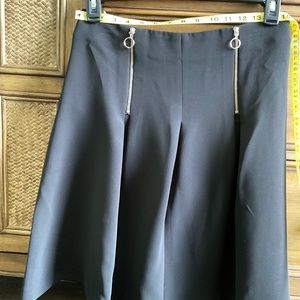 🪅ANN TAYLOR ♠️ Flare Skirt w/Zipper accents 😻👏